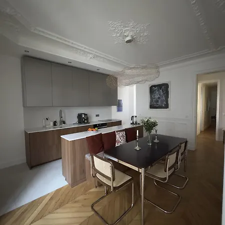 Spacious Quiet And Elegant In *