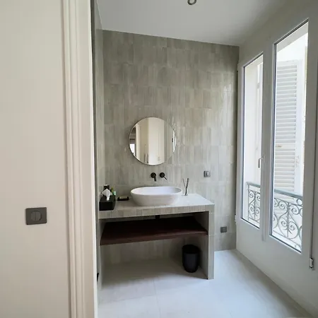 Spacious Quiet And Elegant In *