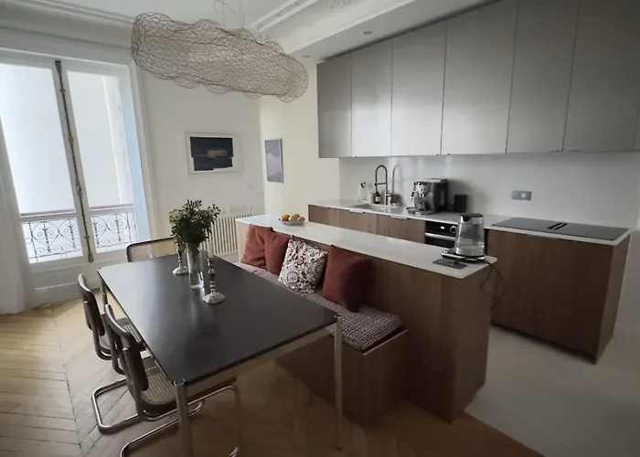 Spacious Quiet And Elegant In *