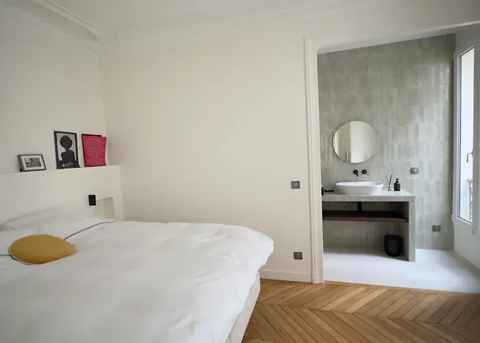 Spacious Quiet And Elegant In Apartment *