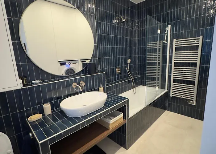 Spacious Quiet And Elegant In Apartman Párizs